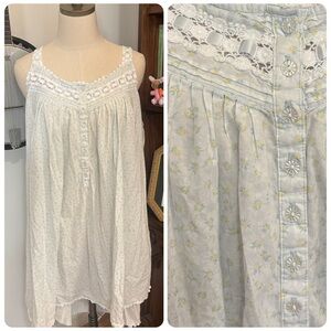 VTG Eileen West Daisy Ditsy  🌼 Traditional Lace Trim Nightgown SZ M Cottagecore
